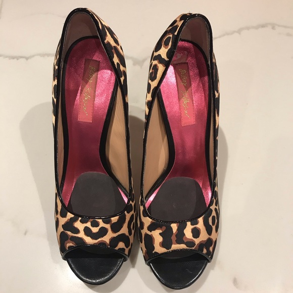 Betsy Johnson leapord heels - Picture 3 of 7